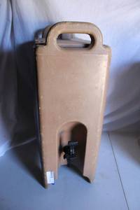 lot 138 image: Insulated Drink Dispenser
