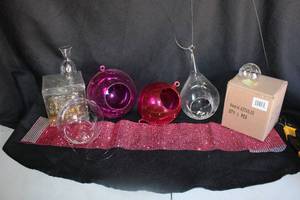 lot 296 image: Pink and clear terrariums and globes plus tiny vases (includes more not in picture)