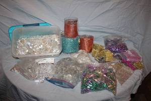 lot 312 image: Decorating beads and rhinestone mesh ribbon
