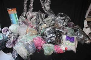 lot 315 image: Decorating Beads, garland, snow fluff