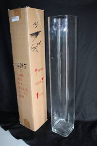 lot 223 image: (3) Clear glass Square vases