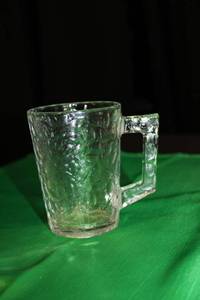 lot 329 image: Clear Cold Coffee Mugs with (3) Dish Racks - each holds up to 25 glasses