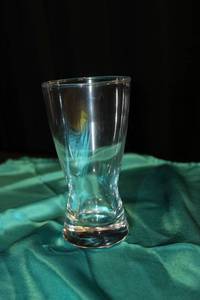 lot 324 image: Beer Pilsner Glasses and (4) Dish Racks - each holds up to 25 glasses