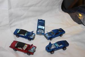 lot 7 image: Vintage 1967-68 Collectors Hotwheels with red line wheels, These are in very good condition and have very little signs of usage