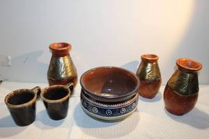 lot 25 image: Stoneware type Planter, 3 Native American Inspirered Vases, and 2 Vintage Hull Pottery Cups, Made in USA and Ovenproof