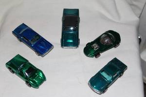 lot 39 image: Vintage 1967-68 Collectors Hotwheels with red line wheels, These are in very good condition and have very little signs of usage