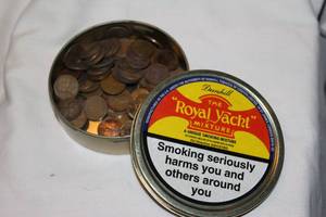 lot 44 image: Wheat Pennys and Vintage Tin