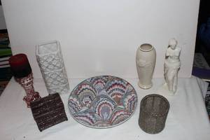 lot 73 image: Home Decor Items, Plate, Vases and Trinket Holders