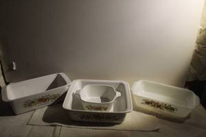 lot 48 image: Vintage Corning Ware, Spice of Life P-315-B 9x5x3 (1), P-43-B 2 34 cup (1), P-322 8x8x2 (1) and, (1) Anchor Hocking Fire King 2 quart Milk Glass Petite Potager