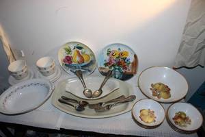 lot 100 image: Fruit Themed Dishes & Decor, 2 Wall Hanging Plates Made in Italy, 4 Homer Laughlin Fleur De Lis Bowls, Oval Serving Bowl Esquite Made in Japan, Capri Stoneware Bake n Serve Dish, ALKA Serving Bowl and Small SaladFruit bowls Bavia, Made in West Germany