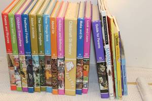 lot 159 image: Childrens Vintage Childcraft Hardback Books and Others