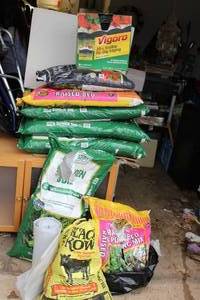 lot 162 image: Garden Soil, Fertilizer, Raised Bed Soil and Plastic Roll to prevent Weeds