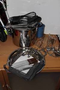 lot 192 image: Assortment of Diveded Serving Dishes, Ice Bucket and other household items