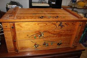lot 280 image: Vintage Cowboys and Indians Wooden Chest, solid and Sturdy,  Still has original Character Painting