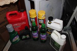 lot 283 image: Craftsman Bar and Chain oil, Gap fill and other outdoor oils, See pictures