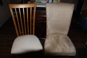 lot 291 image: dinning Room Chairs, 4 fabric covered ones 2 wood back ones