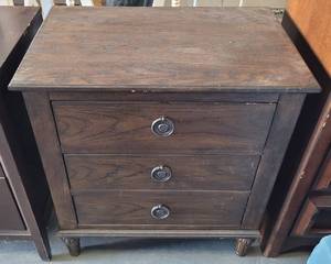 lot 24 image: 3-DRAWER NIGHT STAND IN STYLECOLOR SHOWN.