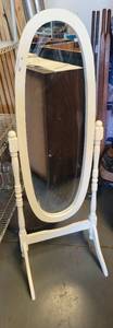lot 41 image: FREE-STANDING SWIVELING MIRROR AS SHOWN.