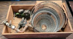 lot 80 image: ASSORTED ITEMS INCLUDING VALVECOPPER SCRAP AS SHOWN.