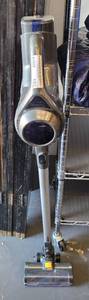 lot 102 image: MOOSOO CORDLESS VACUUM MODEL XL-618A AS SHOWN. NO CHARGER.