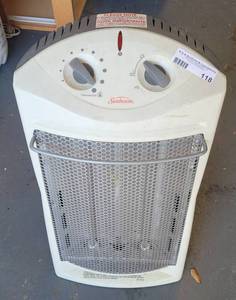 lot 118 image: SUNBEAM HEATER MODEL SQH310 AS SHOWN.