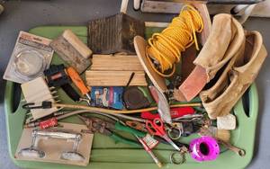 lot 126 image: ASSORTED ITEMS AS SHOWN. NICE MIXED LOT