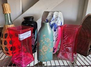 lot 171 image: ASSORTED VASES AND MORE AS SHOWN.