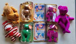 lot 173 image: TY BEANIE BABIES AS SHOWN.