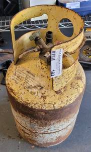 lot 182 image: R-22 TANK AS SHOWN. APPEARS FULL.