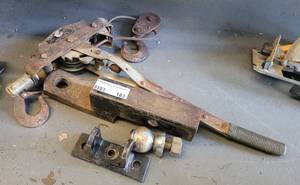lot 183 image: COME-ALONG AND TOWING ITEMS AS SHOWN.