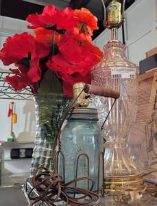 lot 192 image: LAMPS AND MORE AS SHOWN.