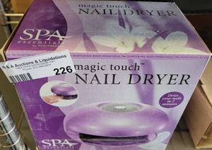 lot 226 image: NAIL DRYER IN BOX AS SHOWN.