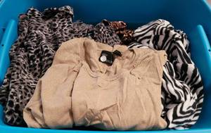 lot 250 image: CONTAINER LOT OF ASSORTED CLOTHING AS SHOWN.