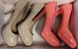 lot 267 image: WOMANS SHOES AS SHOWN.