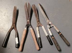 lot 275 image: VINTAGE PRUNERS AS SHOWN.