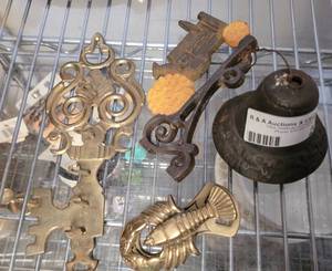 lot 285 image: ASSORTED ITEMS AS SHOWN.