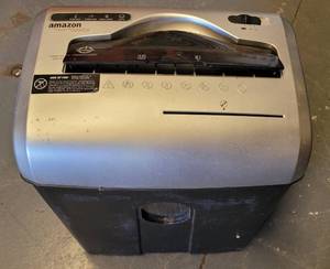 lot 291 image: AMAZON BASICS PAPER SHREDDER AS SHOWN.