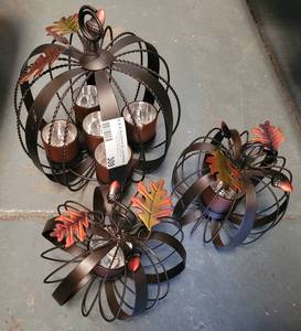 lot 309 image: SET OF DECORATIVE PUMPKIN CANDLE HOLDERS AS SHOWN.