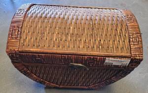 lot 312 image: DECORATIVE TRUNK AS SHOWN.
