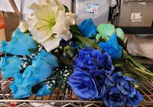 lot 315 image: ARTIFICIAL FLOWERS AS SHOWN.