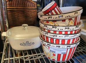 lot 328 image: POPCORN CERAMIC BOWL SET AND MORE AS SHOWN.
