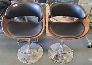 lot 11 image: (2) COASTER FURNITURE ADJUSTABLE HEIGHT CHAIRSSTOOLS IN STYLECOLOR SHOWN. (SOLD 2 X THE MONEY)
