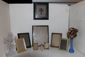 lot 10 image: Large To small and all in between