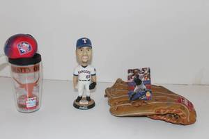 lot 16 image: Texas baseball memorabilia