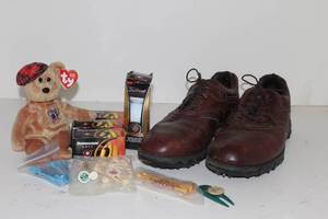 lot 50 image: Mens Size 11 Golf Shoes and other Items
