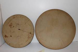lot 82 image: Pampered Chef Pizza Stones Family Heritage Stoneware Classic Collections