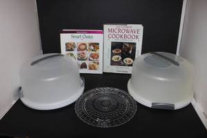 lot 87 image: Traveling Cake Plates and Cook Books