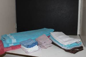 lot 146 image: Bath Towels, Hand Towels and Washcloths