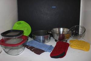 lot 154 image: Rubbermaid Glass Storage bowls, Salad Spinner, dish towels and more
