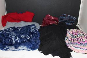 lot 158 image: Medium and Large clothes